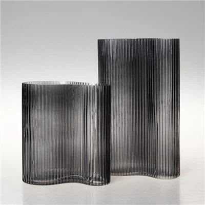 손으로 불어 유리 꽃병